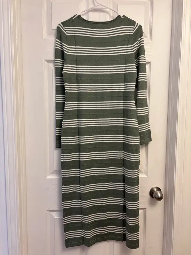 Ribbed Knit Sweater, Bodycon Midi Dress sz:S in Women's - Dresses & Skirts in Kitchener / Waterloo - Image 4