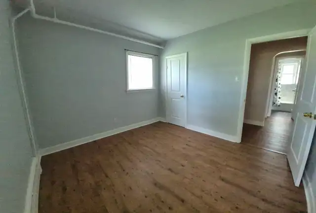 2 BEDROOM IN GANANOQUE $1800 (FIRST MTH FREE) in Long Term Rentals in Kingston - Image 9