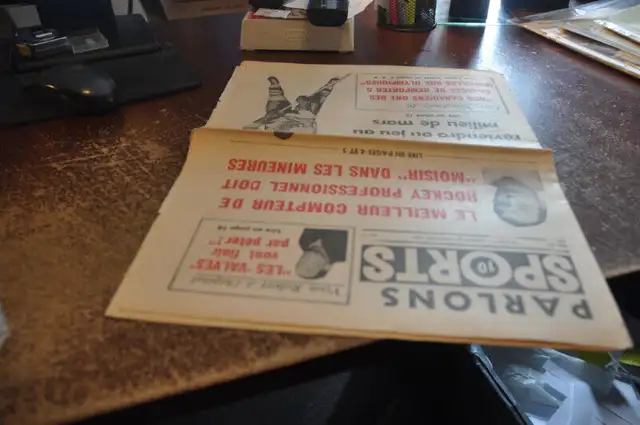 Parlons sports 1960 newpaper hochey boxe lutte yvon robert in Arts & Collectibles in Victoriaville - Image 4