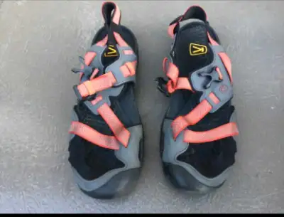 Be ready for summer Keen sandals in good conditionstoo big for me $45 text me if you are interested...