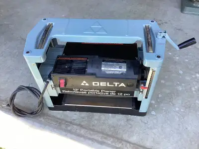 Delta 12" Thickness Planer Almost AS NEW Condition! Portable, 120 volt 12" x 6" Size limits Fully Ad...