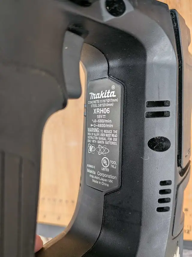 Makita DHR171ZB SDS - Plus Hammer Drill in Power Tools in Mississauga / Peel Region - Image 4