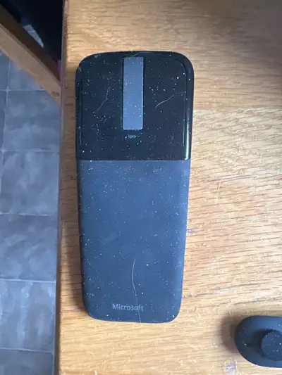 souris par  logitech 2 piles Bluetooth, View more