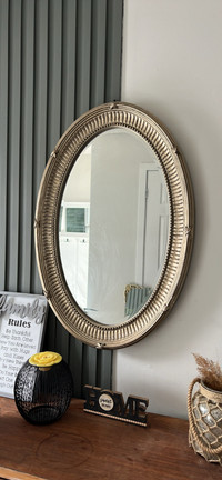 Beautiful Wall mirror oval 