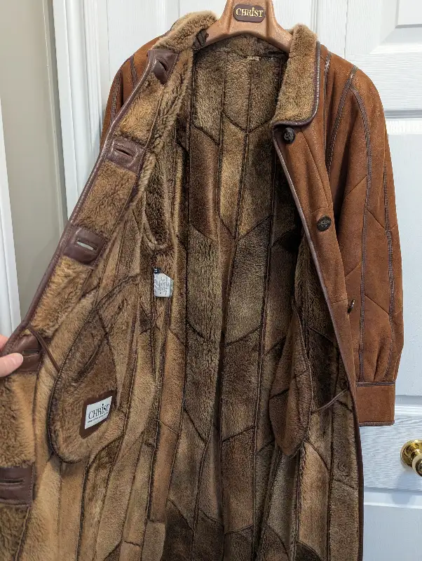 Shearling coat by Christ German leather in Women's - Tops & Outerwear in Kitchener / Waterloo - Image 5