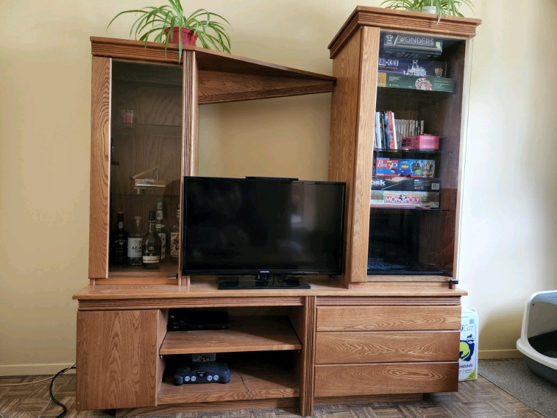 Meuble TV en bois massif Meubles de télé et unités de divertissement