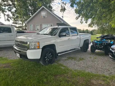 Selling my 2011 Chevy Silverado 4X4 truck is in great shape has no rust. Did the front ball joints,...