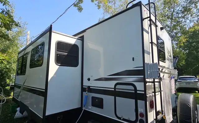 ROULOTTE JAYCO JAYFEATHER 2020 - CLÉ EN MAINS in RVs & Motorhomes in Longueuil / South Shore - Image 9