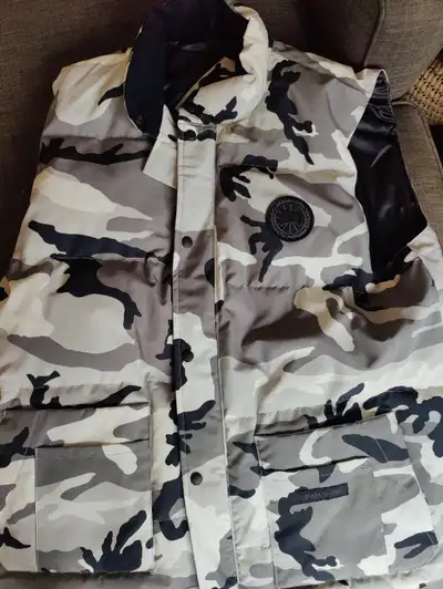 Grey camouflage XXL / 2XL / 2TG Like New 10/10 Authentic and firm on price