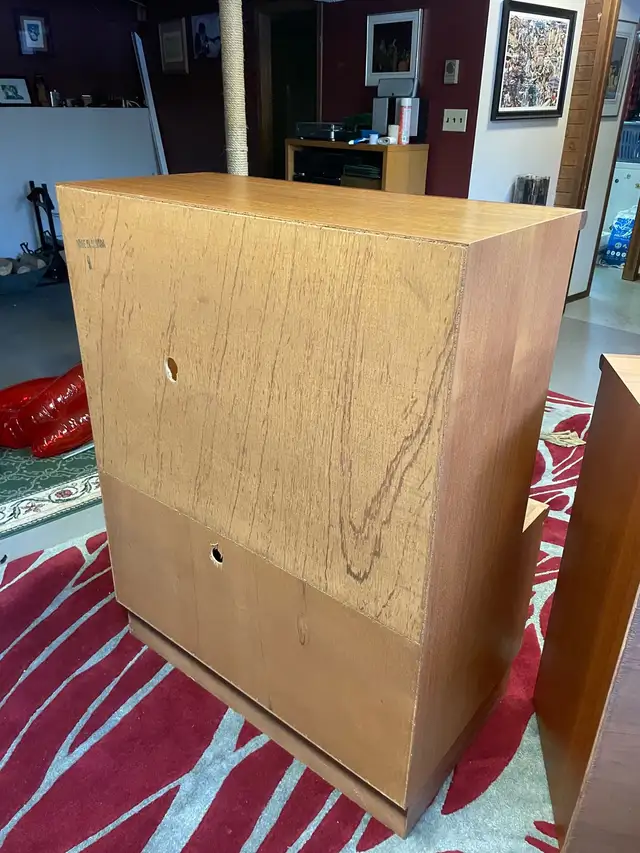 Teak Hutch with Back Lit Shelf in Hutches & Display Cabinets in Winnipeg - Image 9