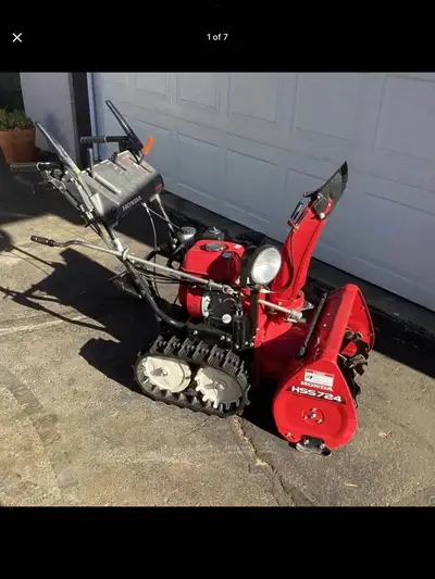 Honda 24” Track Snow blower HSS724 perfect like new condition, View more