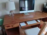 Hemnes Computer desk with chair in good condition 