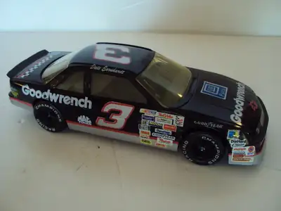 RACING CHAMPIONS DALE EARNHARDT CHEVY LUMINA, 8 INCHES LONG SORRY I DON'T SHIP I LIVE IN KESWICK