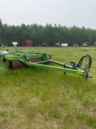 2022 Mandako L5060 Landroller 50' w/5/8" x 42" drums Rear duals with hyd steering Acre counter Hyd f...