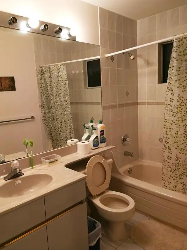 Furnished and Bright Upper Bedroom w/ Ensuite Bathroom near UBC in Room Rentals & Roommates in Vancouver - Image 6
