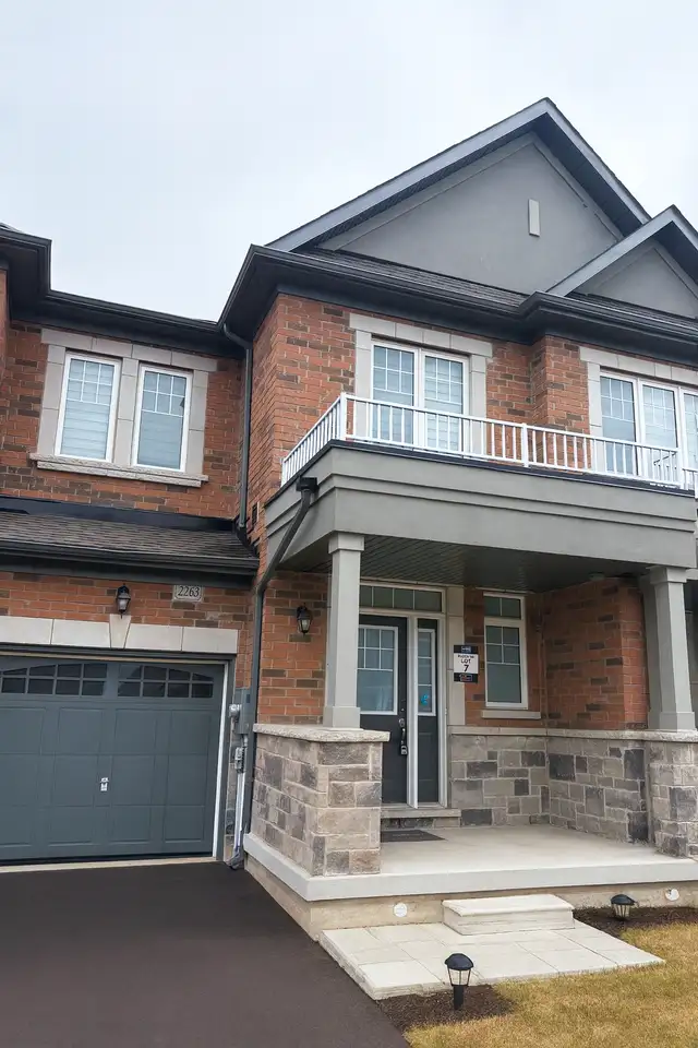 Comfy 2BR Townhome—Mins to Innisfil Beach Park & Friday Harbour! in Ontario in Canada - Image 3