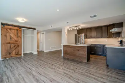 2 Bedroom - By the Lake - Burlington