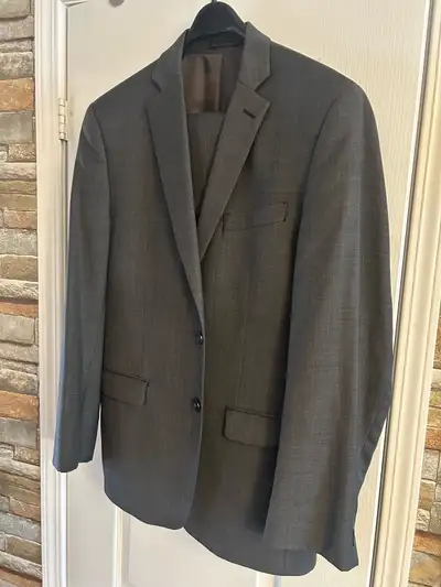 Calvin Klein Men Suit (US 38R), View more