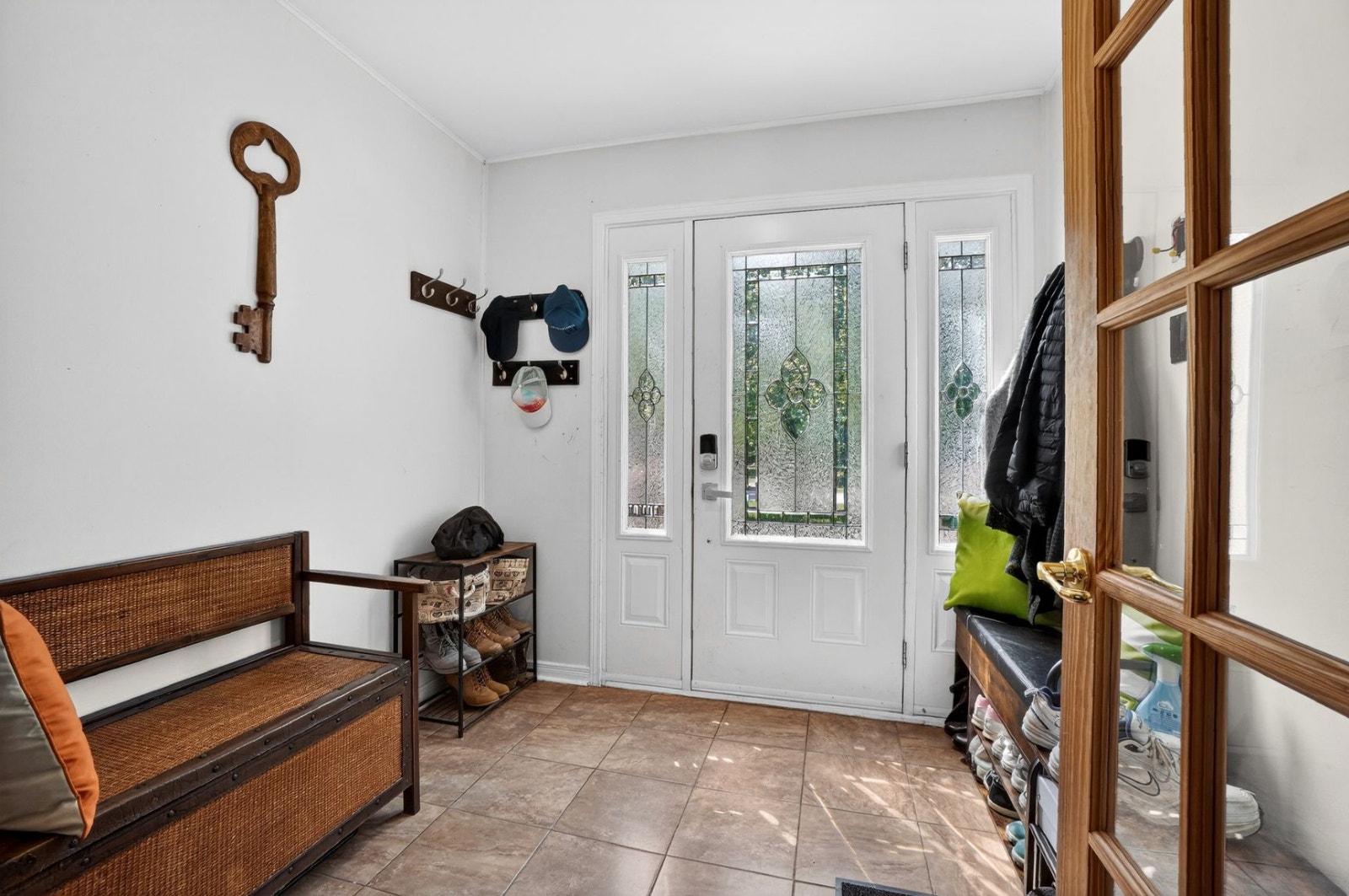 Terrebonne ! Propriété 4 Cac avec Terrain 23 632pc! Venez Voir! — photo 2