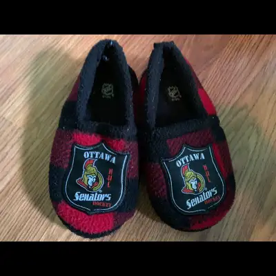 Boys Ottawa Senators toddler size 11/12 slippers, View more