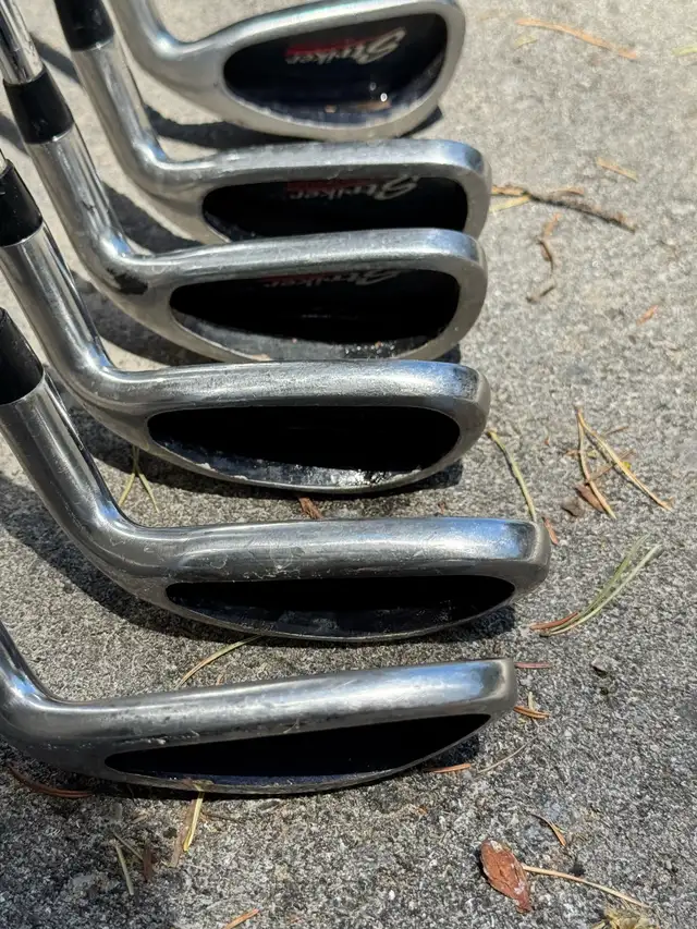 Junior Striker Golf Iron Set in Golf in Peterborough - Image 6