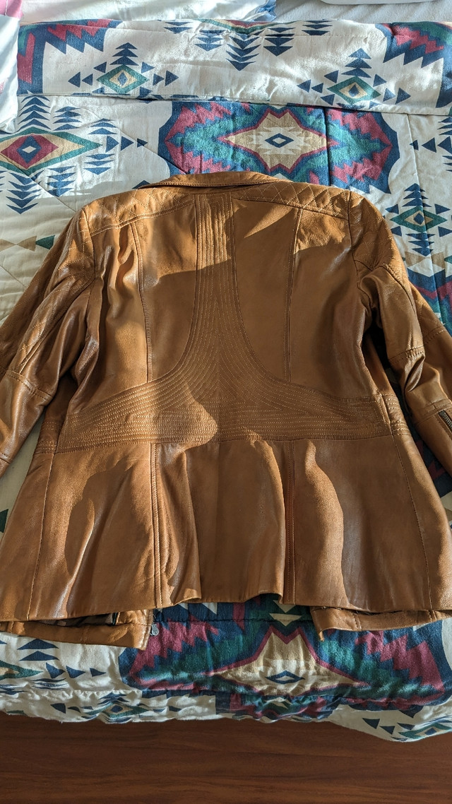 Danier Brown Leather Jacket (Medium) in Women's - Tops & Outerwear in Mississauga / Peel Region