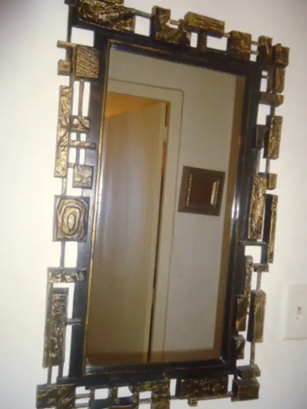 Rare 1974 Brutalist Wall Mirror by Syroco Dart MCM in Home Décor & Accents in City of Toronto - Image 6