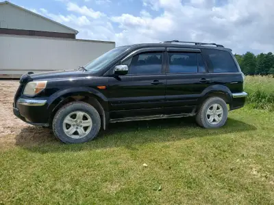 Here is the 2008 Honda Pilot SUV you have been waiting for with the affordable price. Its spacious c...