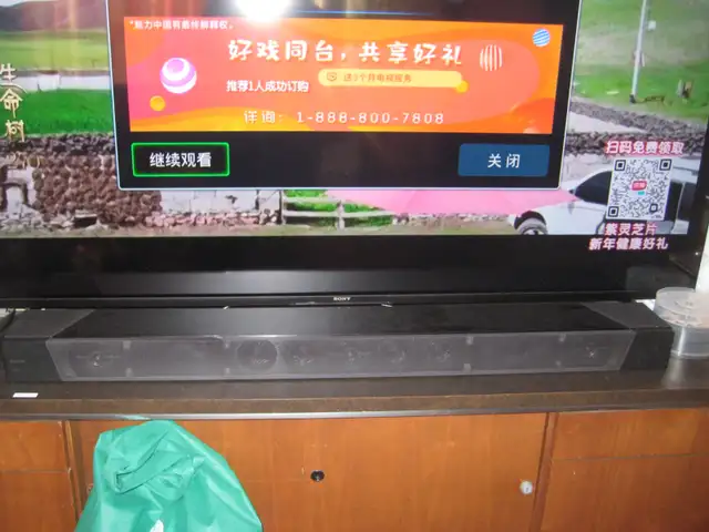 FS: Sony 65 inches 4k LED smart TV KD-65X80K, wall mount kit in TVs in Ottawa - Image 3