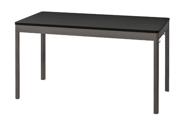Table IKEA IDÅSEN Table, black/dark gray, noir, gris dans Autres tables  à Ouest de l’Île