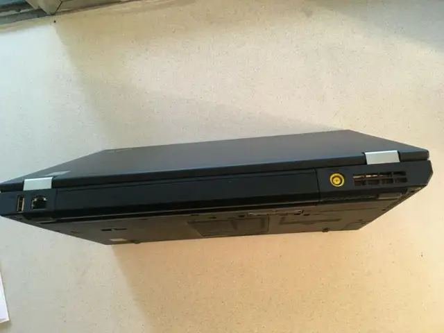 Lenovo ThinkPad Laptop T430  - 4GB RAM, 300GB HDD, Windows 10 in Laptops in Ottawa - Image 8