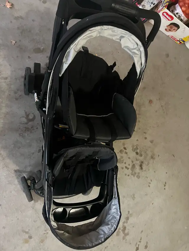 double stroller in Strollers, Carriers & Car Seats in Mississauga / Peel Region - Image 5