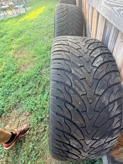 Tires are 305x35R24 and in almost new as they were only used for 2 seasons. The rims are dirty but i...