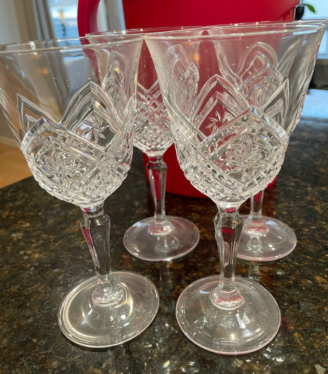 Pinwheel crystal wine glasses in Kitchen & Dining Wares in Edmonton