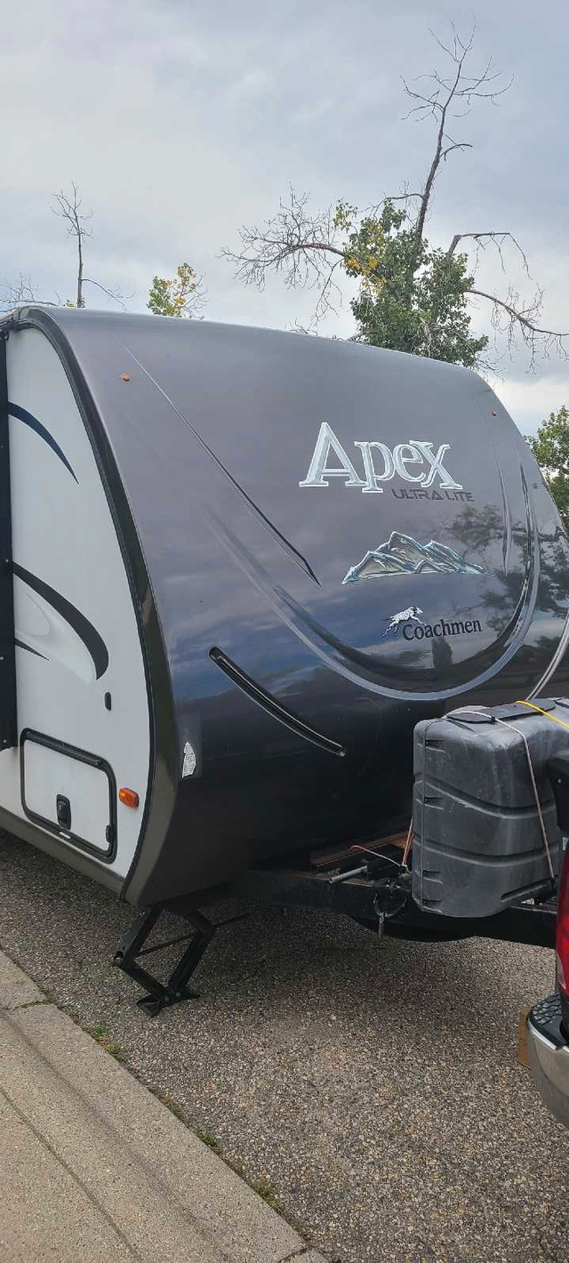 RV trailer 235BH in Travel Trailers & Campers in Calgary