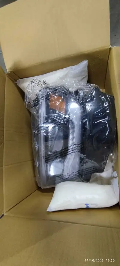 Fits 2019-2022 Ram 1500 series pickups. Brand new headlamp with scratch tape still attached. If it's...