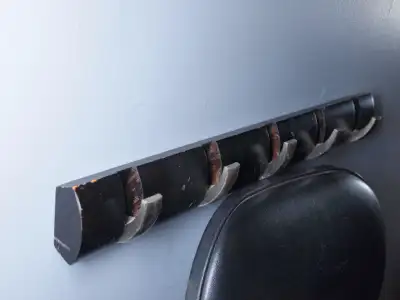 Porte-manteaux mural Umbra Flip à 5 crochets rétractables, View more