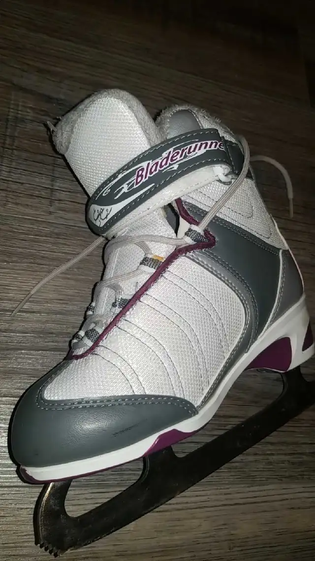 Bladerunner Vela XT  IceSkates   Size US: 5 Female in Skates & Blades in Ottawa - Image 2
