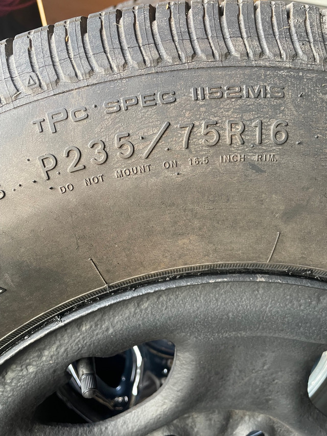 P235/75R16 tire on 6 bolt Chevy rim in Tires & Rims in Thunder Bay - Image 4