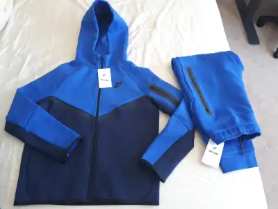 New Nike Tech Fleece Set-Size XL Kids, View more