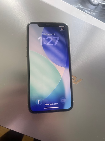 Apple iphone 11 pro 256gb white unlocked works internationally, View more