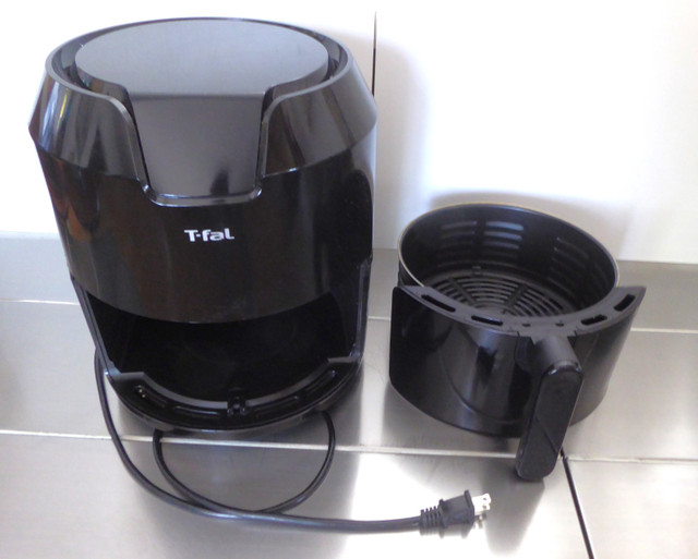 T-Fal Easy Fry XL Digital Air Fryer 4.2L capacity in Microwaves & Cookers in Calgary - Image 3