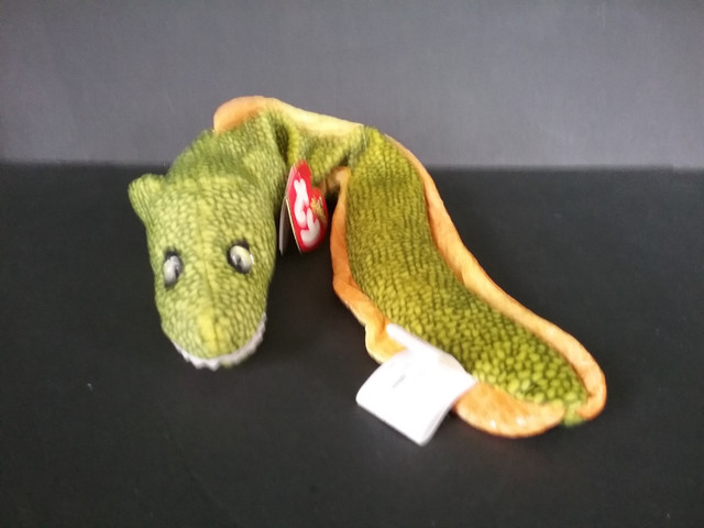 Vintage TY Beanie Baby - Morrie the Eel 2000 With Tags in Arts & Collectibles in Oshawa / Durham Region - Image 4