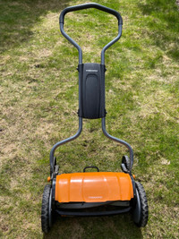Fiskars Push Manual Lawn Mower