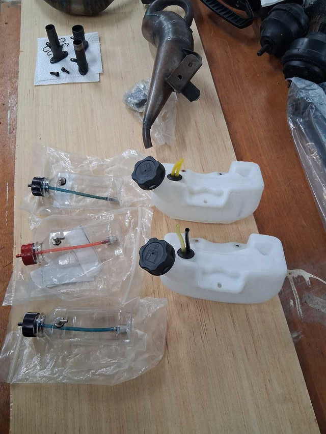 3 New 250*ml hobby fuel tanks with fuel filter + aluminum *cap. in Hobbies & Crafts in Owen Sound - Image 4