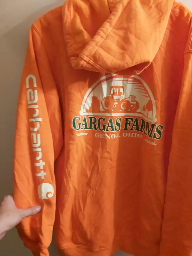 Carhartt Orange Hoodie Farm Branded Vibrant Rare in Men's in Kingston - Image 3