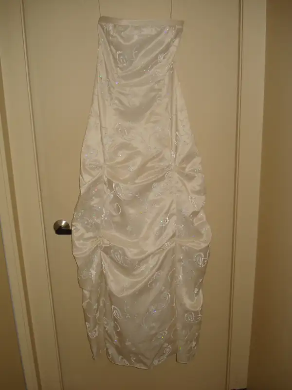 Robe longue in Women's - Dresses & Skirts in Québec City - Image 3