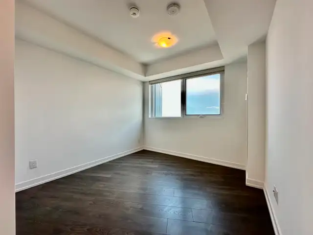 3 Bedroom 2 Bathroom Corner Unit – Stunning City View in Condos for Sale in City of Toronto - Image 28
