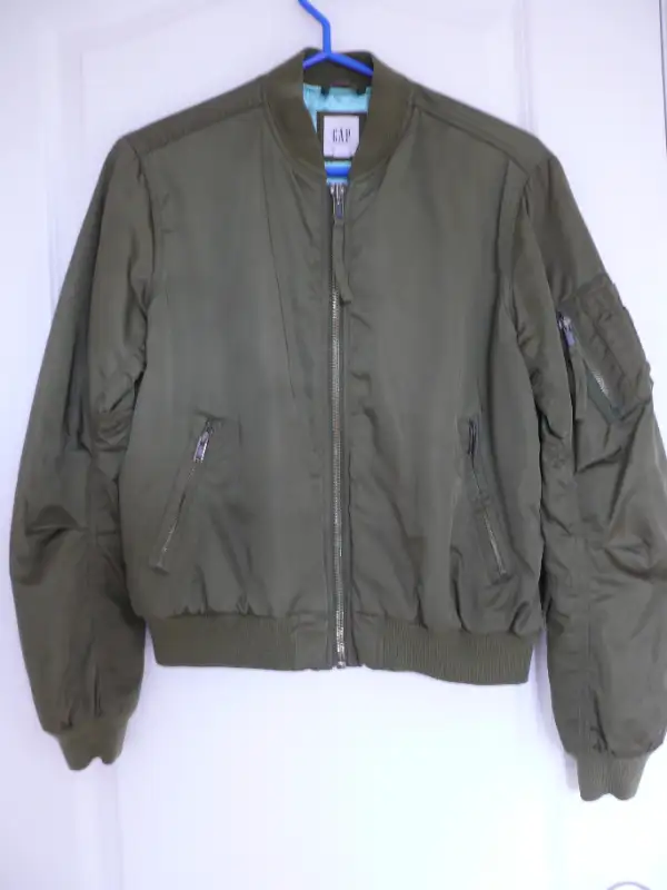 Woman light and winter jacket XS in Women's - Tops & Outerwear in Markham / York Region - Image 2