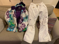 Women’s size small North Face snow suit 
